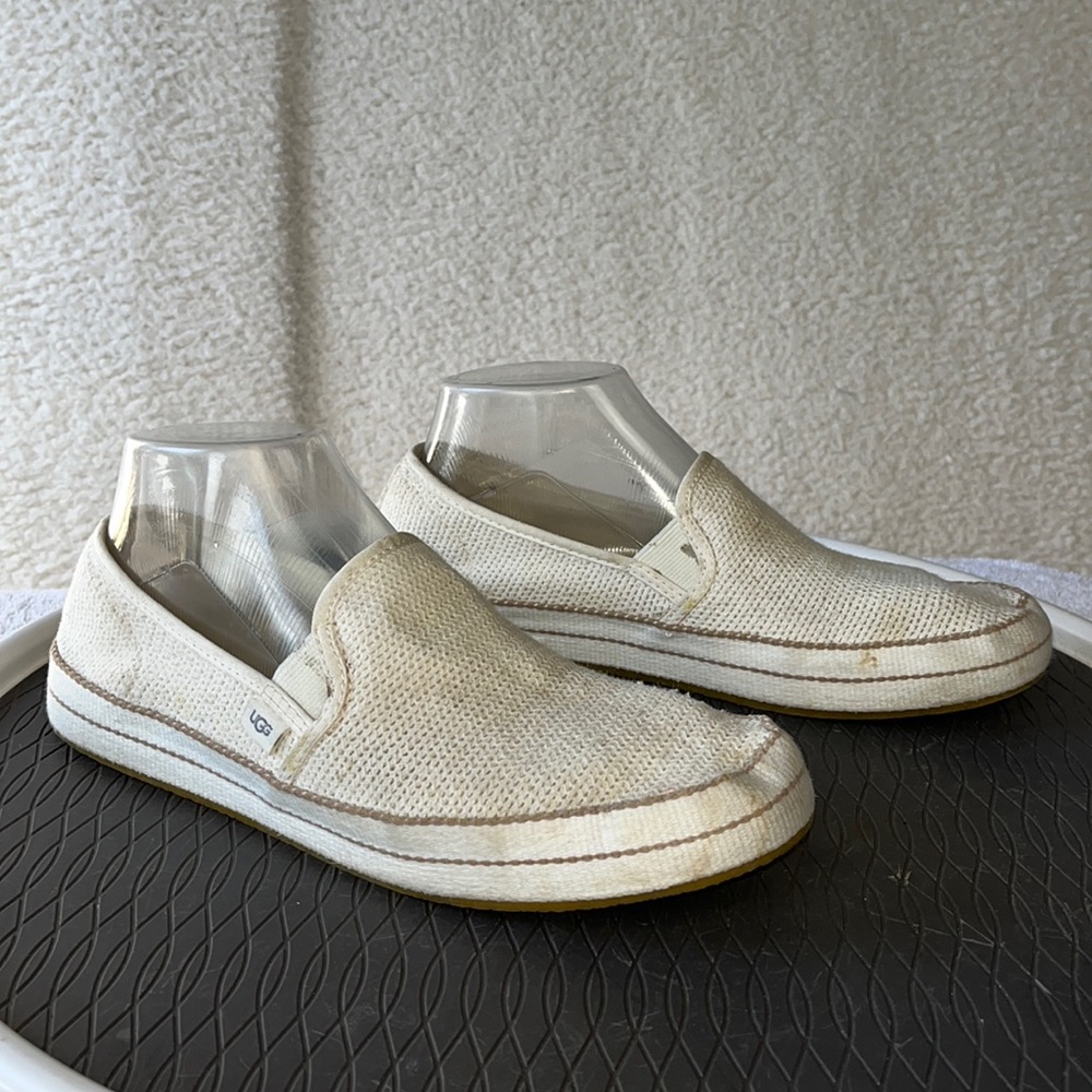 Ugg Canvas slip on Sneakers Women's Size 8.5 off white/beige